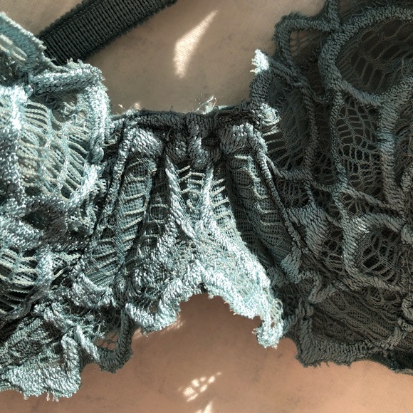 Victoria’s Secret & PINK Bra Set - Picture 2 of 9